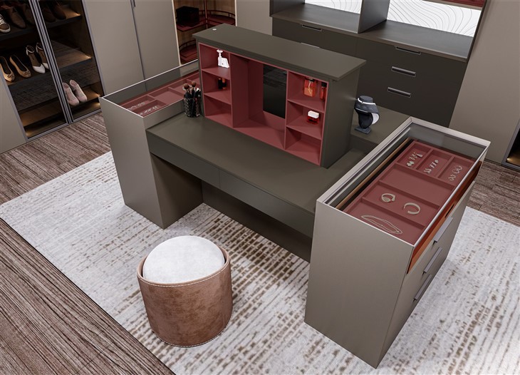 Luxury Walk In Closet